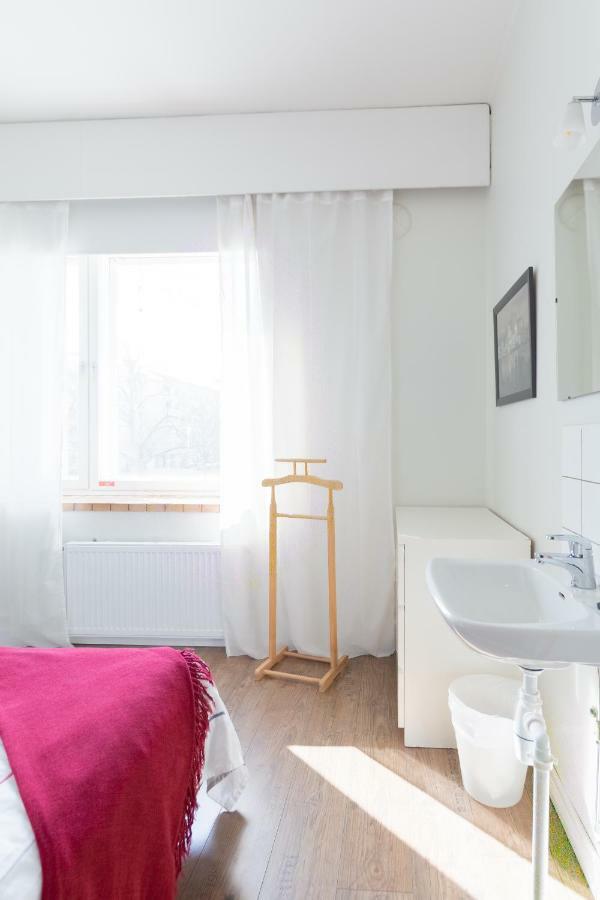 Buisto Hostal *